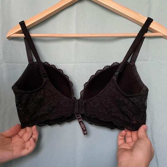 Victoria’s Secret Black Lace Bra - Picture 2 of 3